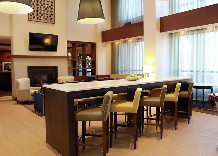 Hampton Inn & Suites Laval
